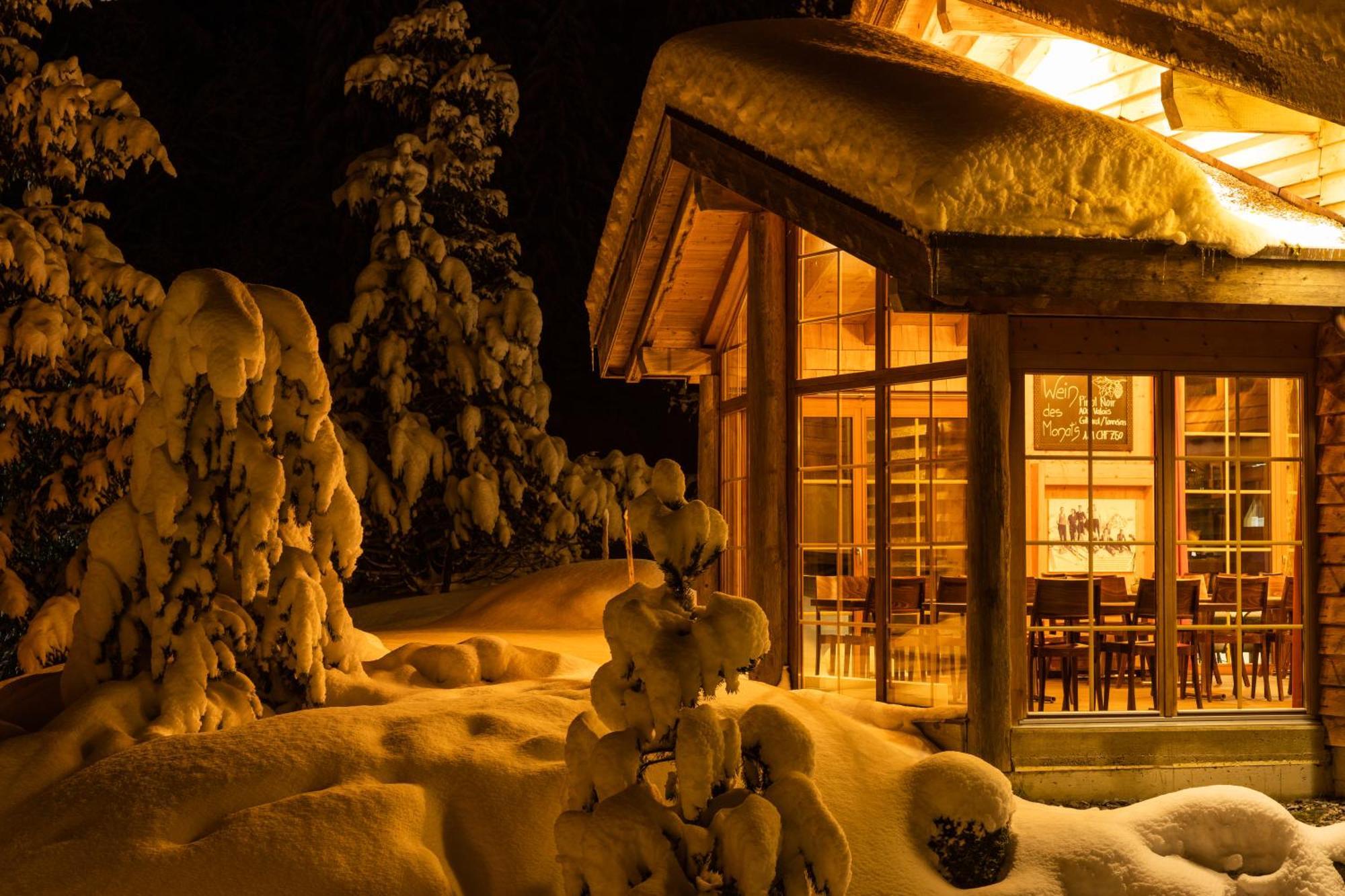 Huettenhotel Husky Lodge Muotathal ภายนอก รูปภาพ