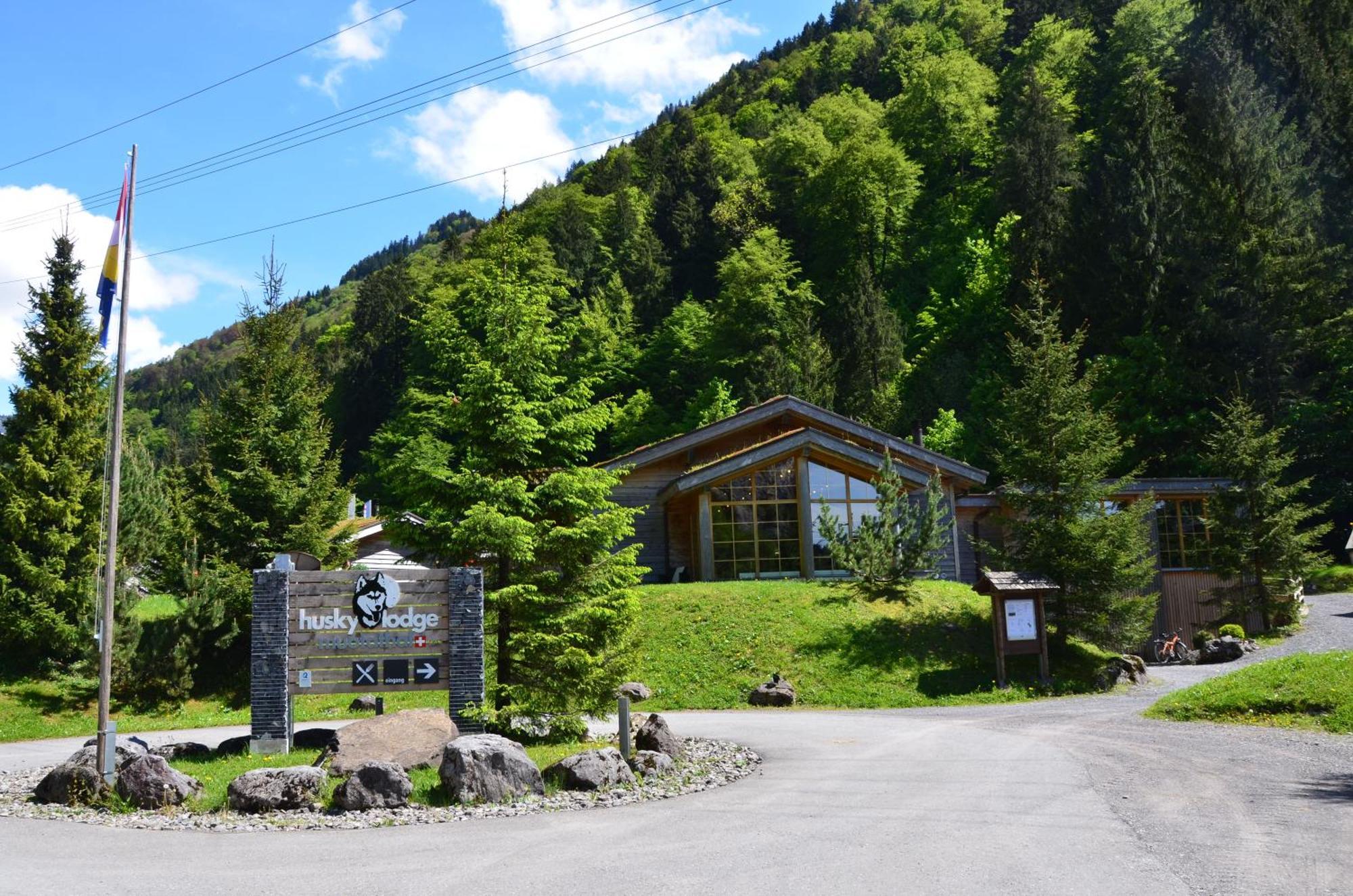 Huettenhotel Husky Lodge Muotathal ภายนอก รูปภาพ