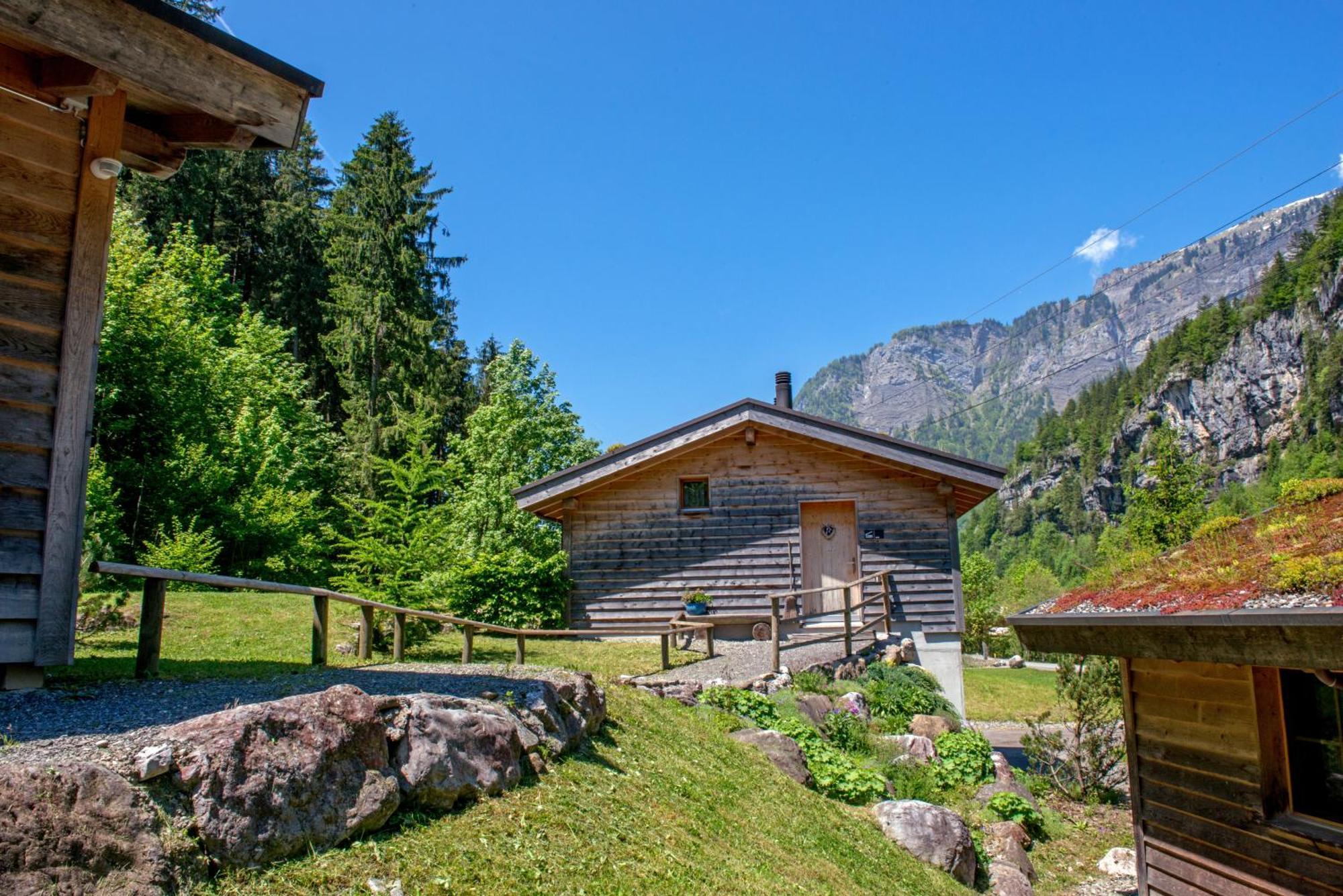 Huettenhotel Husky Lodge Muotathal ภายนอก รูปภาพ