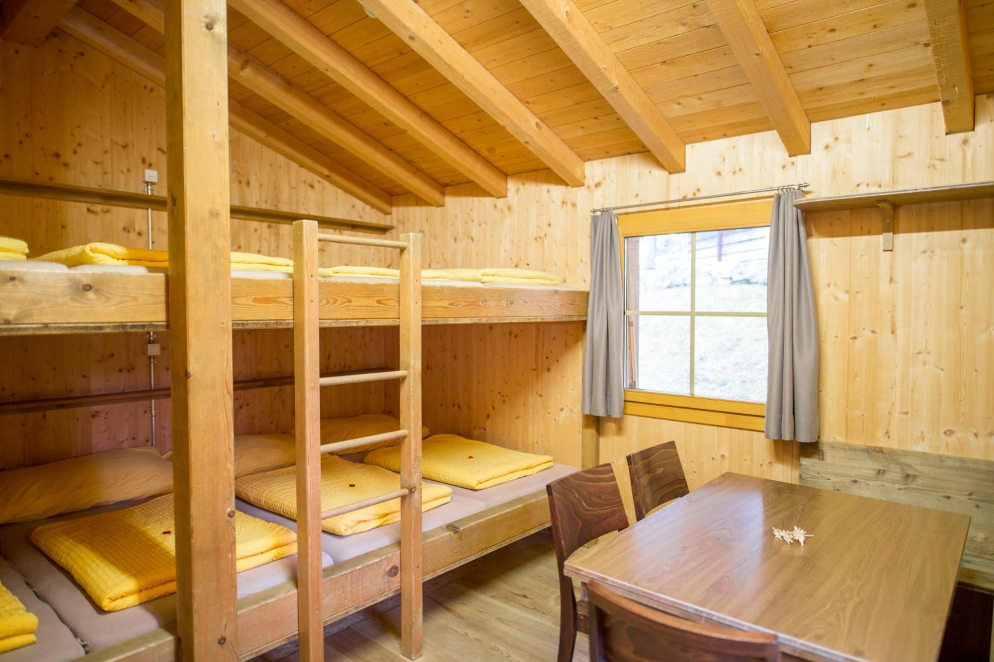 Huettenhotel Husky Lodge Muotathal ภายนอก รูปภาพ
