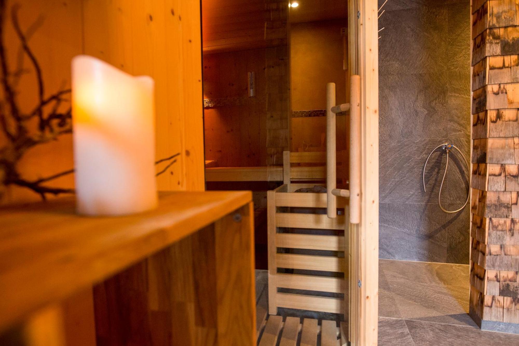 Huettenhotel Husky Lodge Muotathal ภายนอก รูปภาพ