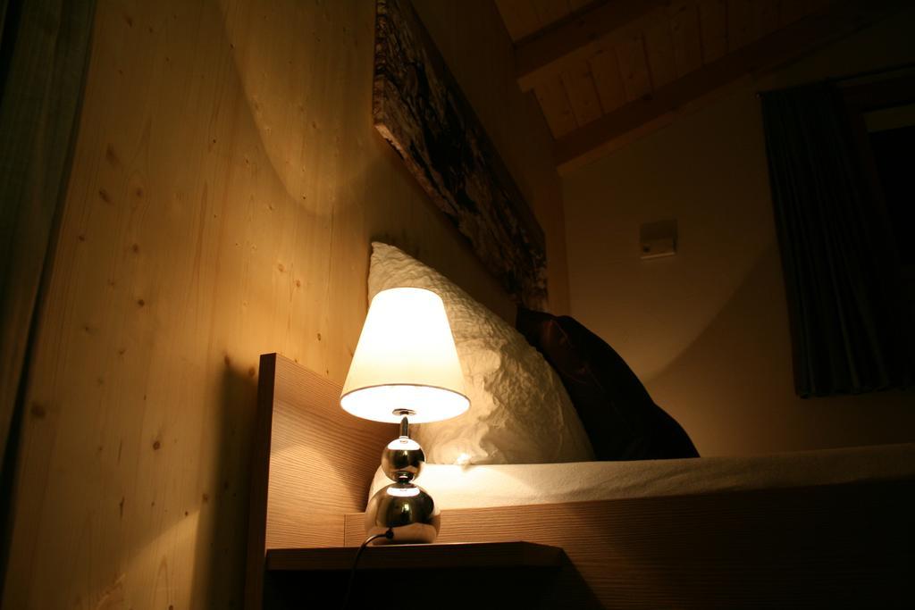 Huettenhotel Husky Lodge Muotathal ห้อง รูปภาพ