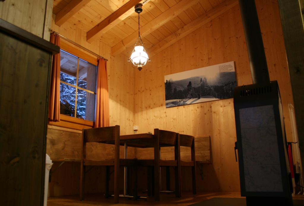 Huettenhotel Husky Lodge Muotathal ห้อง รูปภาพ