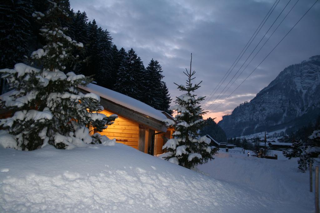 Huettenhotel Husky Lodge Muotathal ห้อง รูปภาพ