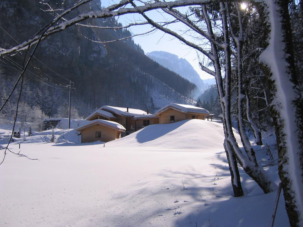 Huettenhotel Husky Lodge Muotathal ภายนอก รูปภาพ