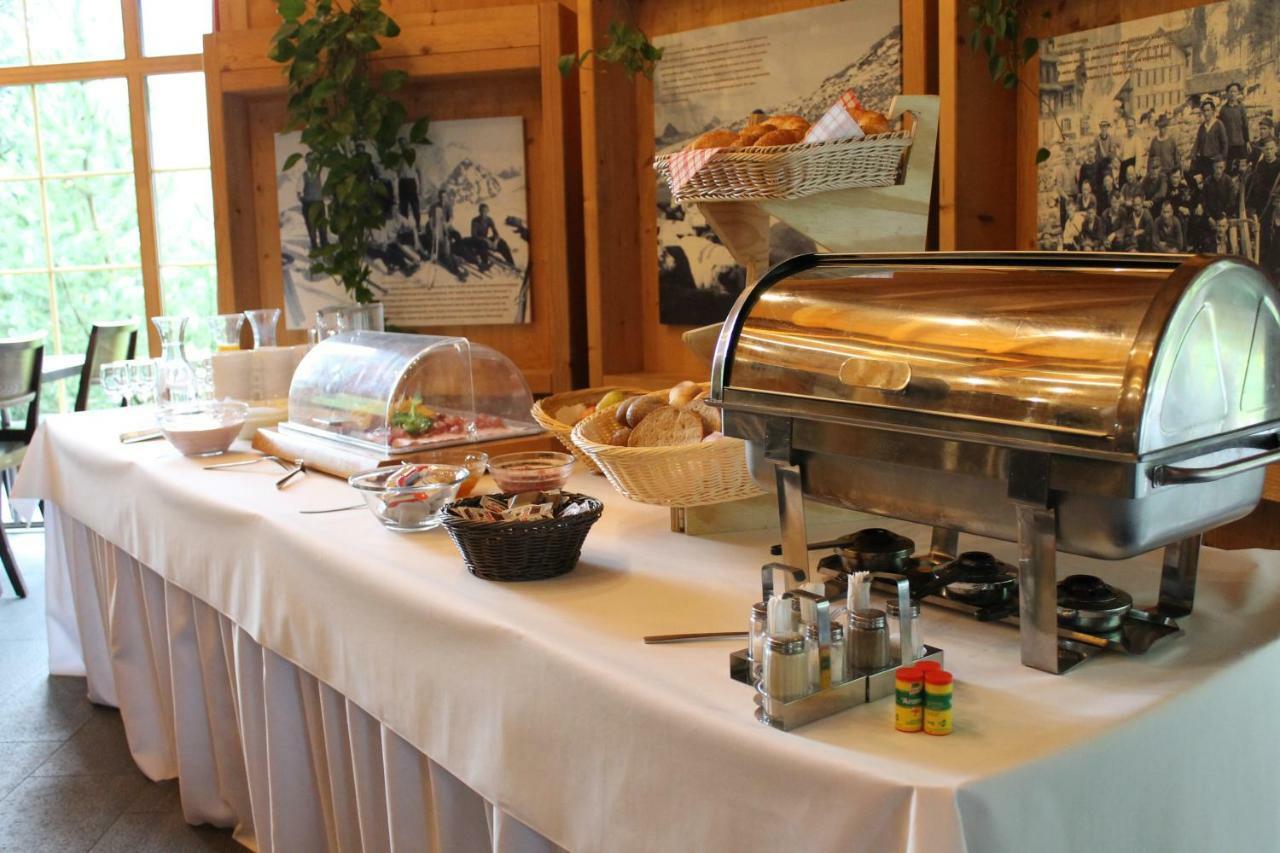 Huettenhotel Husky Lodge Muotathal ภายนอก รูปภาพ